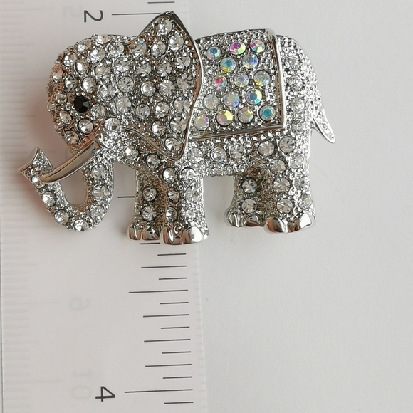 Clear Crystal Elephant Brooch Pin New - Picture 6 of 6